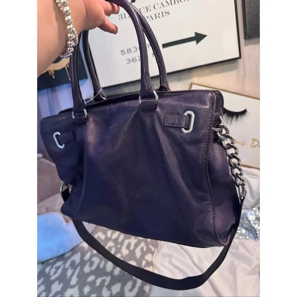 Michael Kors Large black leather Chelsea Shoulder Bag, Black